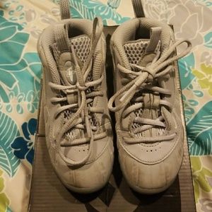 Nike little posites one